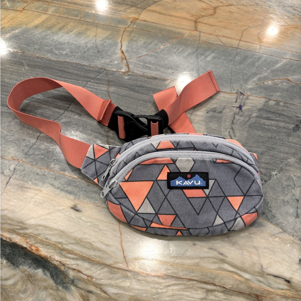 Like New Kavu side/fanny pack